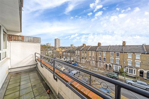 2 bedroom flat for sale, Bullen Street, London, SW11