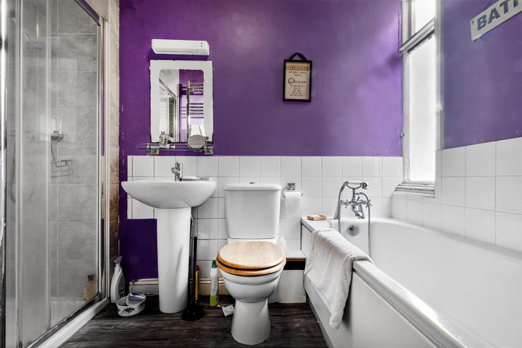 Bathroom c.jpeg