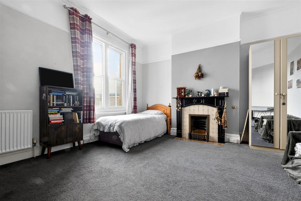 Bedroom 1 b.jpeg