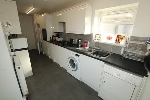 2 bedroom semi-detached bungalow for sale, Harrow Way, Watford WD19