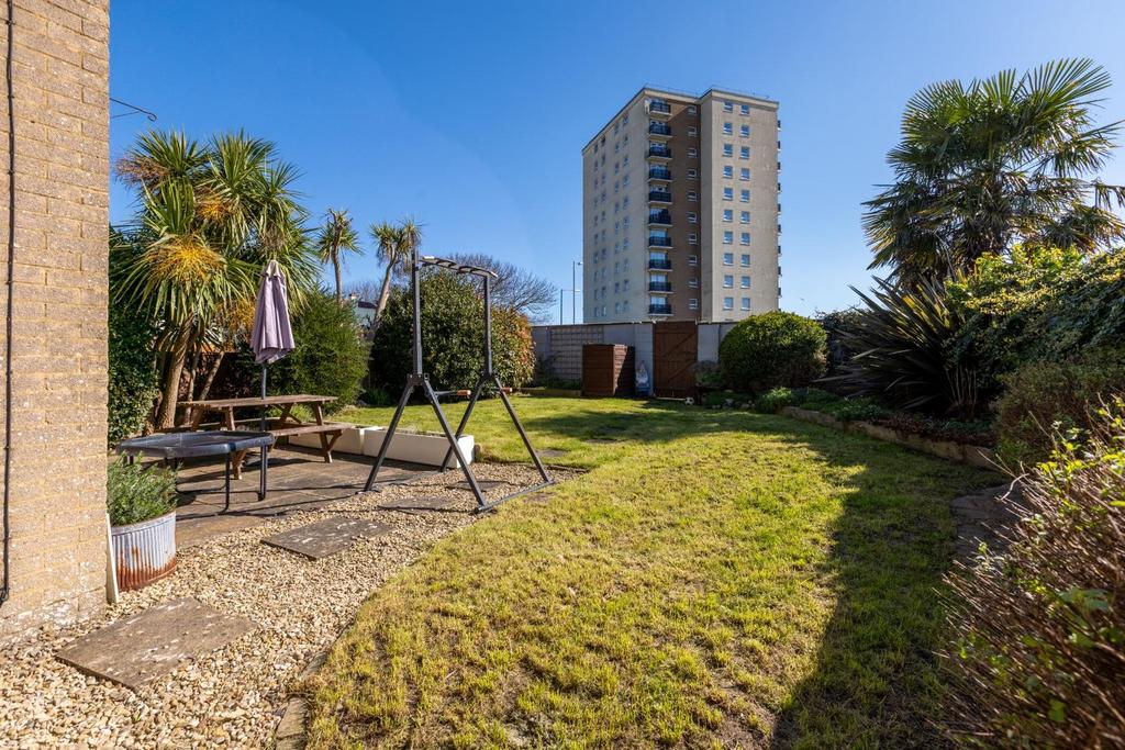 16 Lambourn Close-25.jpg