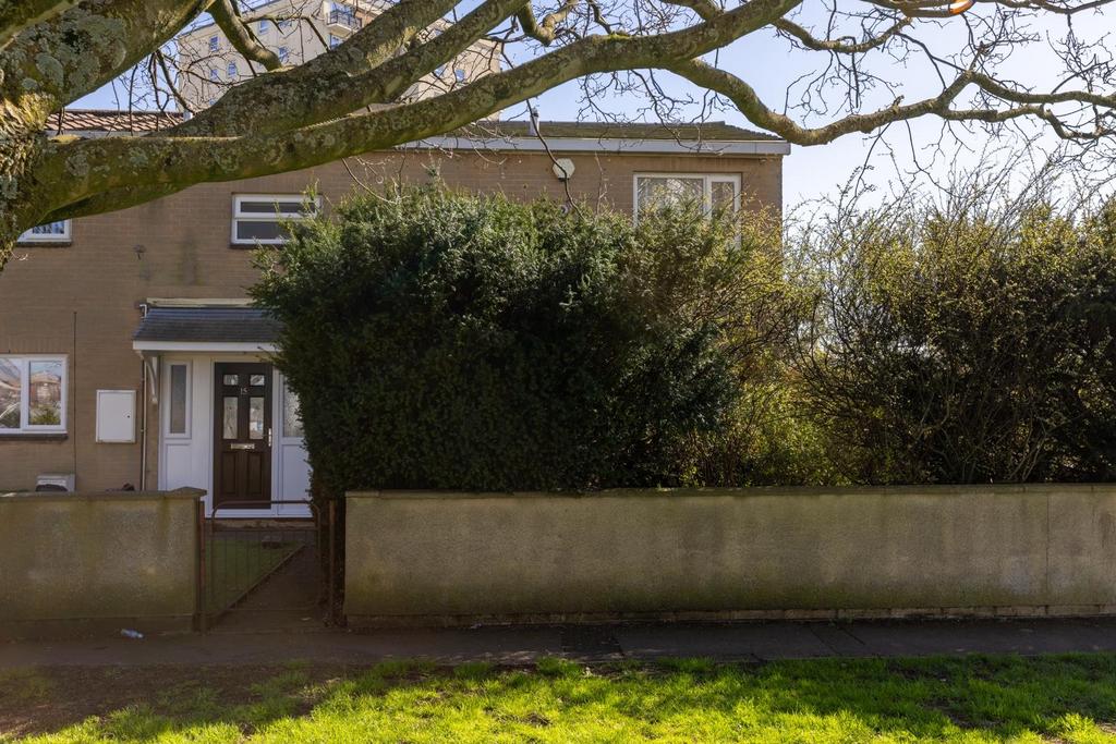 16 Lambourn Close-28.jpg