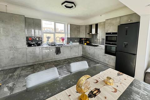 undefined, Killinghall Road, Bradford BD3
