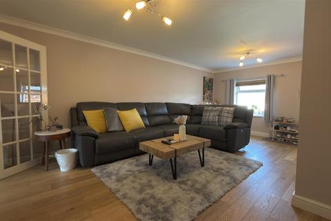 3 bedroom terraced house for sale, Giles Court, Aberdare CF44