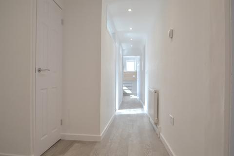 2 bedroom flat to rent, Storrington, West Sussex, RH20