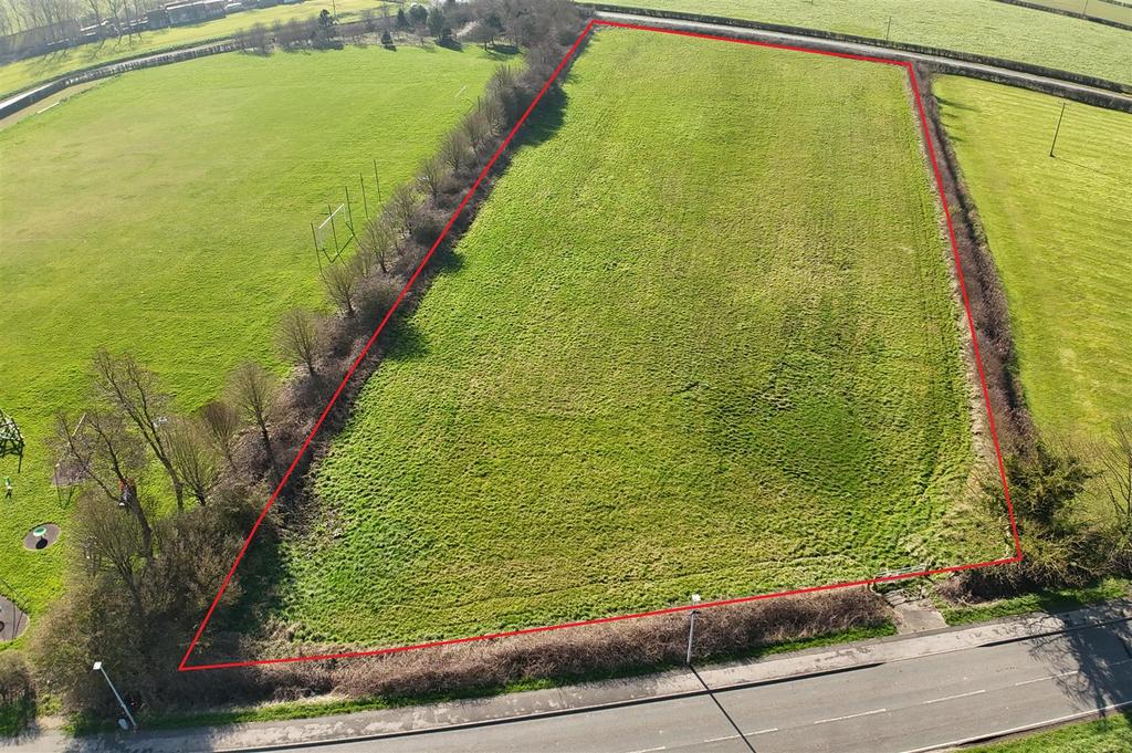 Dji fly Cropped 2 with Polygon.jpg