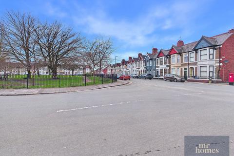 4 bedroom terraced house for sale, Pentre Gardens, Grangetown, Cardiff, CF11
