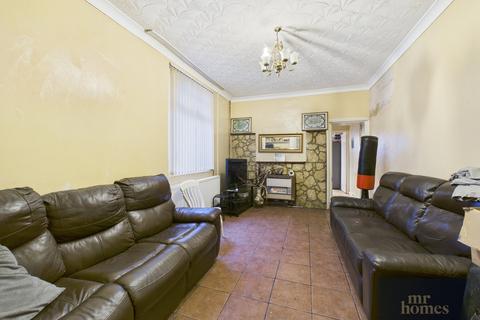 4 bedroom terraced house for sale, Pentre Gardens, Grangetown, Cardiff, CF11