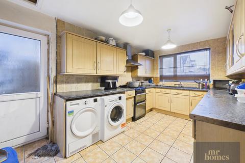 4 bedroom terraced house for sale, Pentre Gardens, Grangetown, Cardiff, CF11