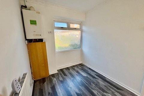 3 bedroom house to rent, Somerdale Walk, Leeds, West Yorkshire, LS13