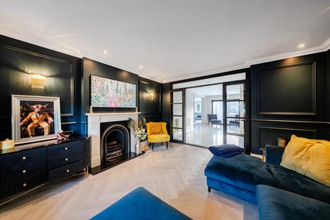 undefined, Row Hill, Addlestone, KT15