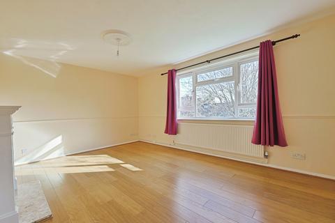 3 bedroom apartment to rent, Upper Richmond Road, London, SW15
