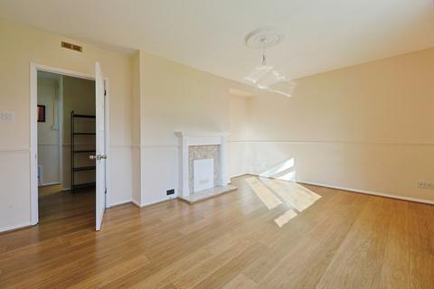 3 bedroom apartment to rent, Upper Richmond Road, London, SW15