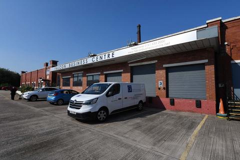 Warehouse to rent, Victoria St Oldham OL9 0HB