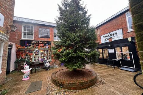 Retail property (high street) to rent, Lime St Bedford MK40 1NH