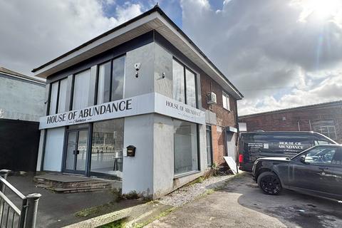 Retail property (high street) for sale, 34 Huddersfield Rd Oldham OL4 2AE
