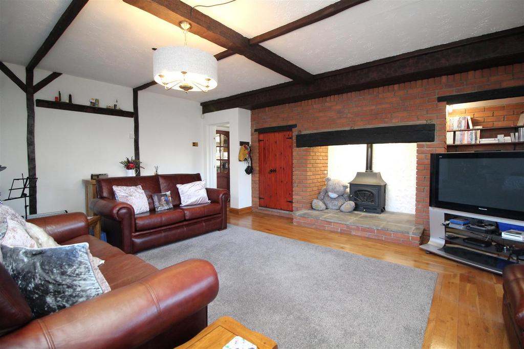 Family room .JPG