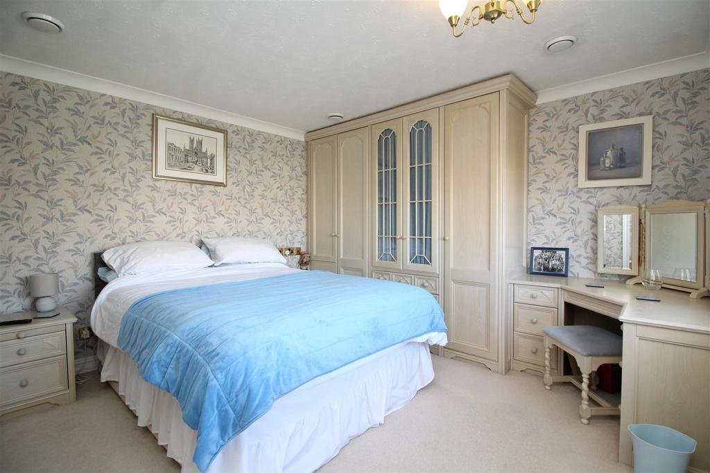 Bedroom 3 .JPG