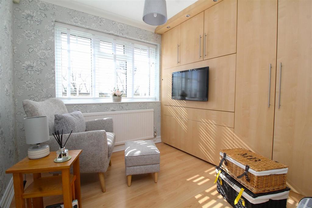 Bedroom 5 .JPG