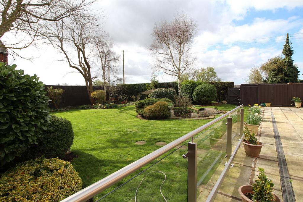 Garden 1 .JPG