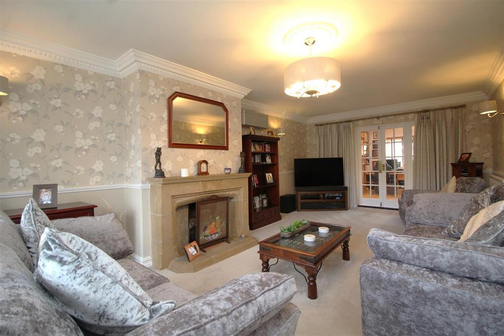 Living room 1.JPG