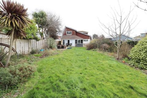 5 bedroom detached house for sale, Marshall Road, Hayling Island