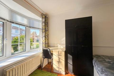 undefined, Belgrave Mews, Uxbridge, UB8