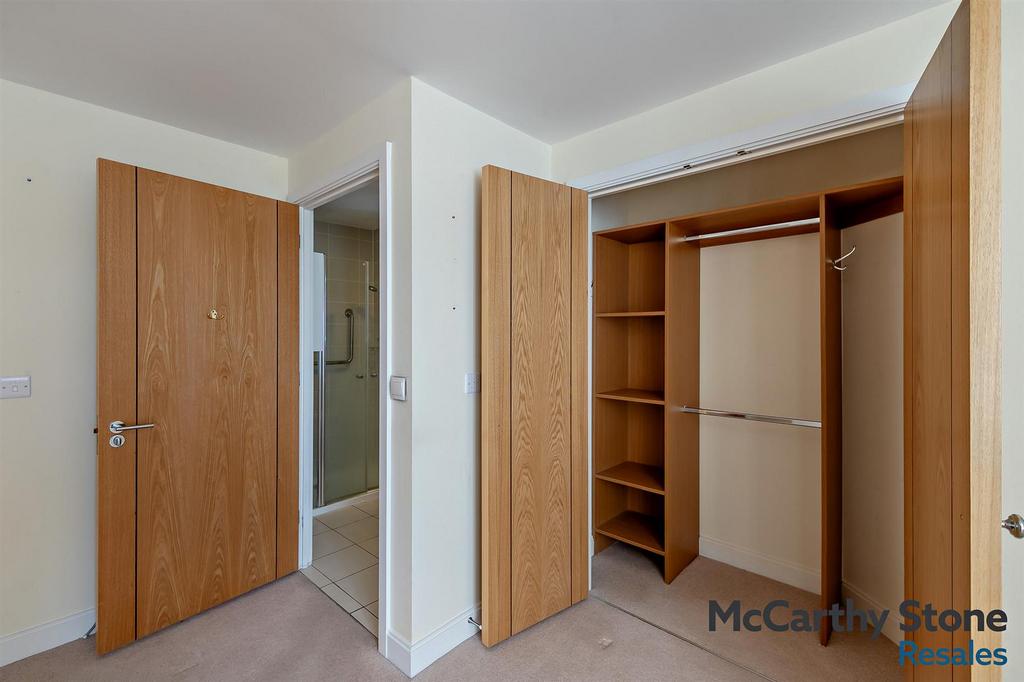 8681637-interior16-800.jpg