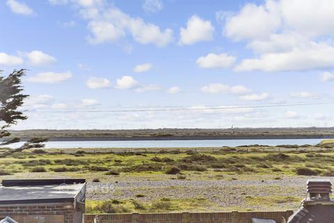 3 bedroom chalet for sale, Coast Drive, Lydd-On-Sea TN29