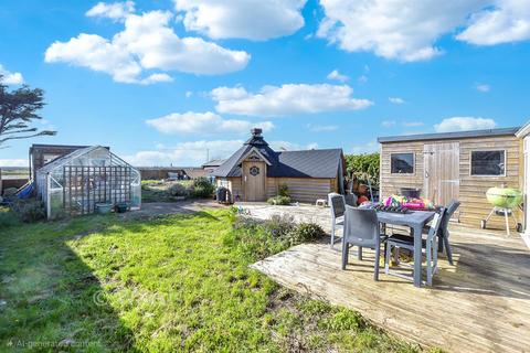 3 bedroom chalet for sale, Coast Drive, Lydd-On-Sea TN29