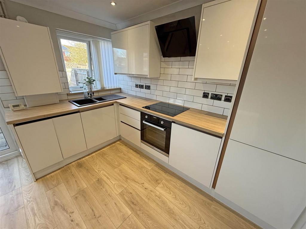 Kitchen A1.jpg