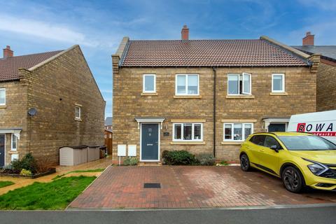 2 bedroom semi-detached house for sale, Northdale Common, Raunds, Wellingborough