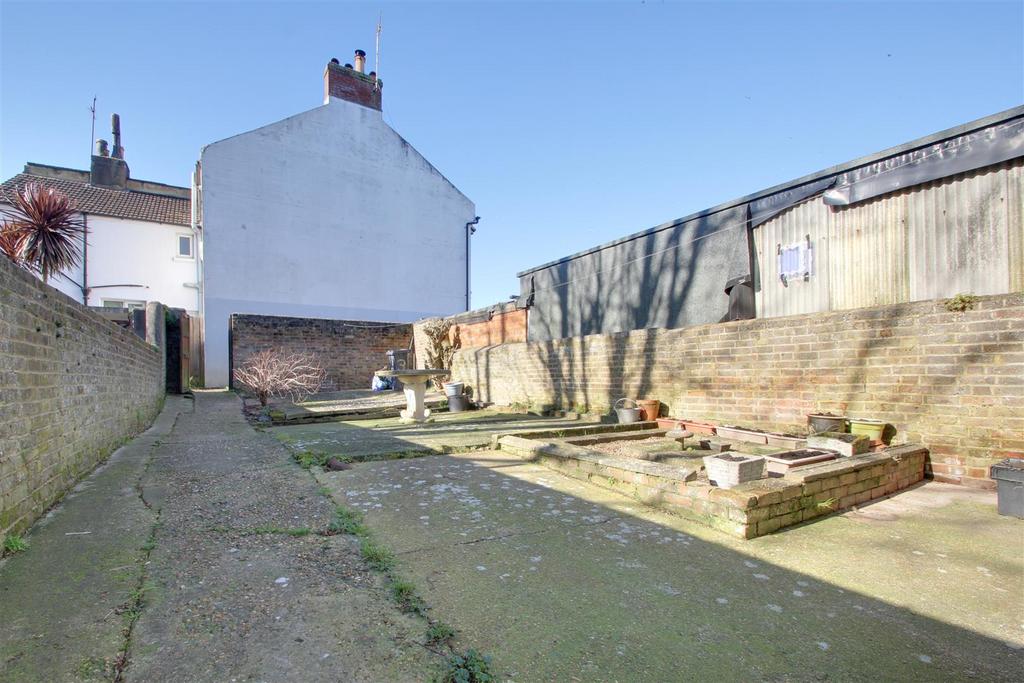 Garden/Front