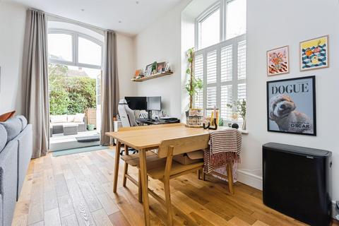 1 bedroom ground floor flat for sale, Syresham Gardens, Haywards Heath