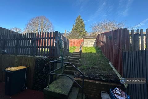 3 bedroom terraced house to rent, Hendre Farm Drive, Newport, NP19