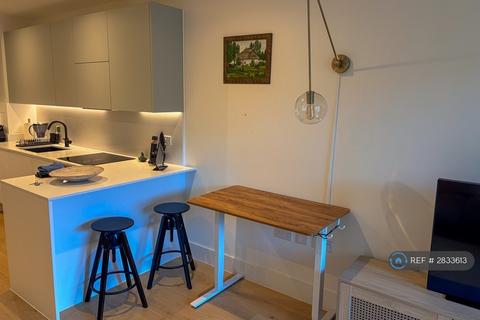 1 bedroom flat to rent, Hive House, London, TW8