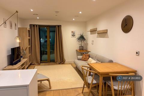 1 bedroom flat to rent, Hive House, London, TW8