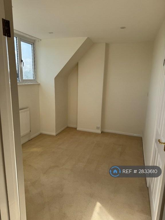 Upstairs Bedroom 2
