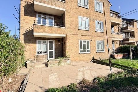 1 bedroom flat to rent, Braintree Road, Dagenham, RM10