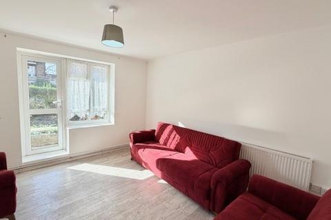 1 bedroom flat to rent, Braintree Road, Dagenham, RM10