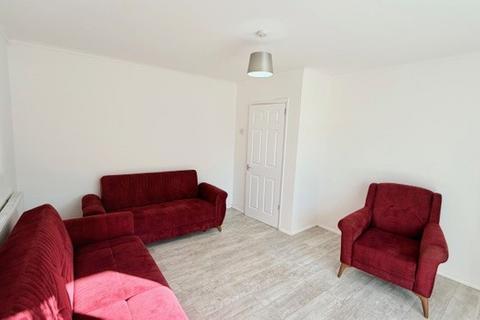 1 bedroom flat to rent, Braintree Road, Dagenham, RM10