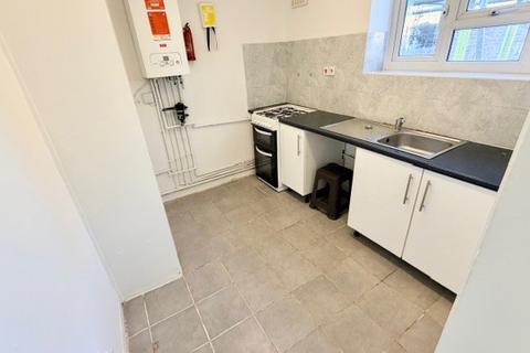 1 bedroom flat to rent, Braintree Road, Dagenham, RM10