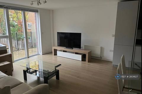 1 bedroom in a flat share to rent, Egleton House, London, SW15