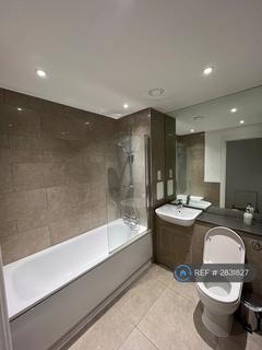 1 bedroom in a flat share to rent, Egleton House, London, SW15