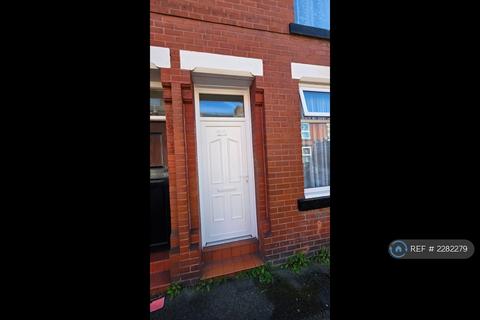 2 bedroom terraced house to rent, Sheerness St, Manchester, M18