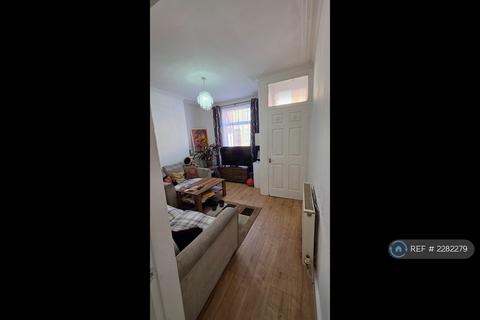 2 bedroom terraced house to rent, Sheerness St, Manchester, M18
