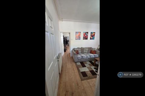 2 bedroom terraced house to rent, Sheerness St, Manchester, M18