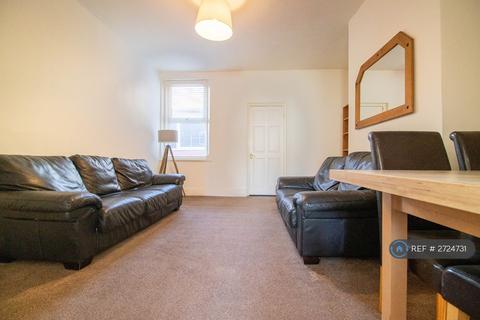 2 bedroom flat to rent, Wingrove Avenue, Newcastle Upon Tyne, NE4