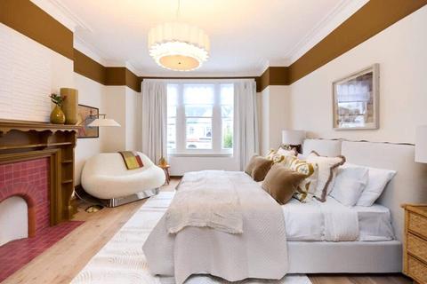 undefined, Rosebery Road, London, N10