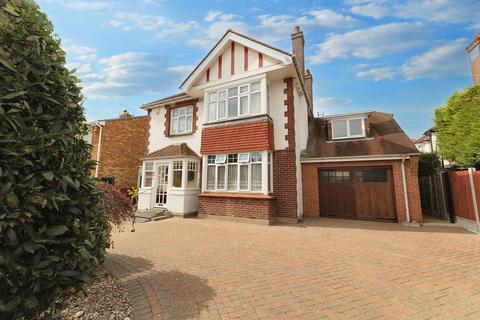 4 bedroom detached house for sale, Albert Gardens, Clacton-on-sea CO15